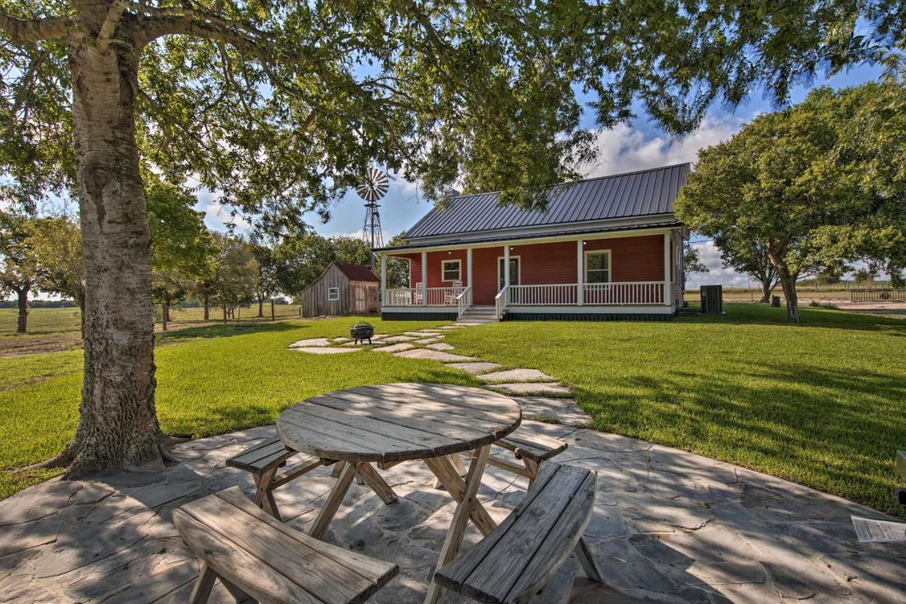 Peaceful Schulenburg Farmhouse With Fire Pit And Grill Экстерьер фото