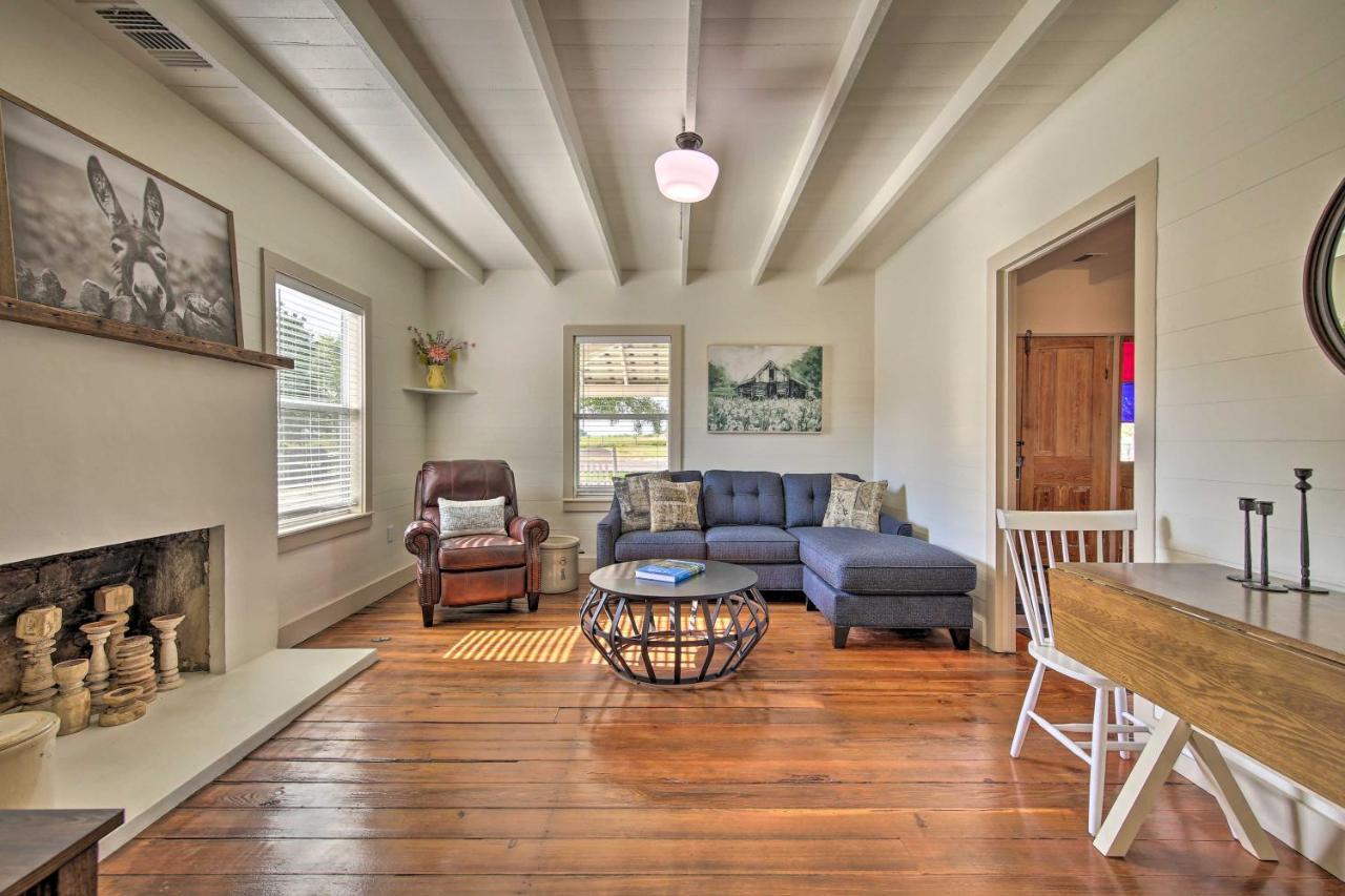 Peaceful Schulenburg Farmhouse With Fire Pit And Grill Экстерьер фото