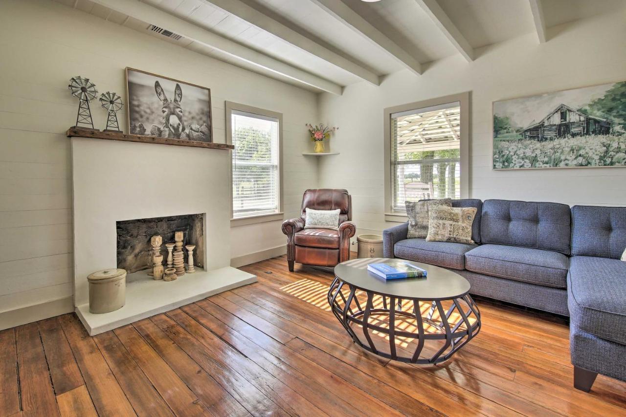 Peaceful Schulenburg Farmhouse With Fire Pit And Grill Экстерьер фото